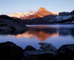 Lac de Roselend(2)  Rocher du Vent